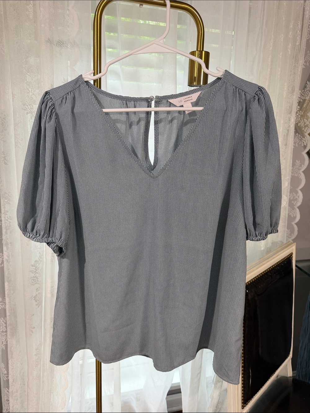 LC Lauren Conrad Gray Pinstripe V-Neck Puff Sleeve Blouse